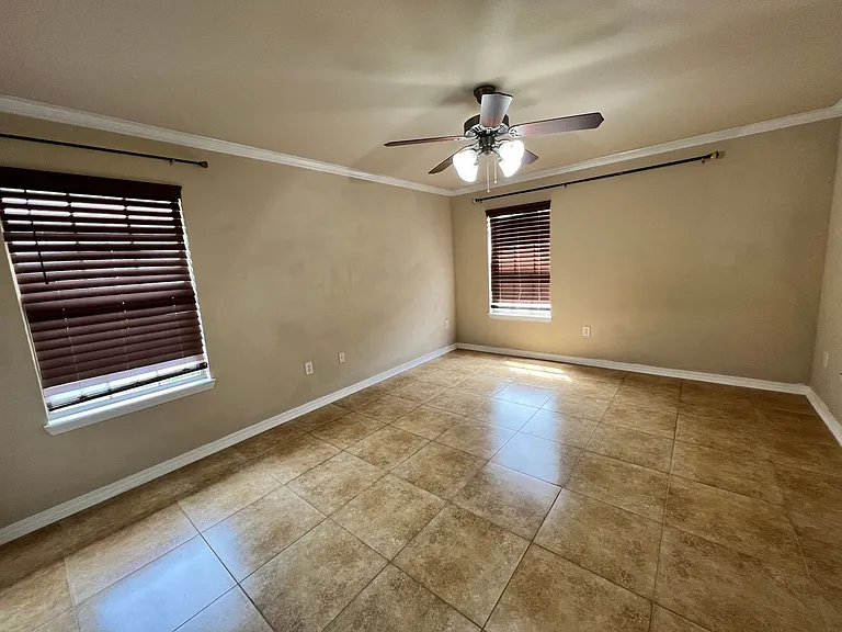 4187 Roosevelt Way — Photo 4