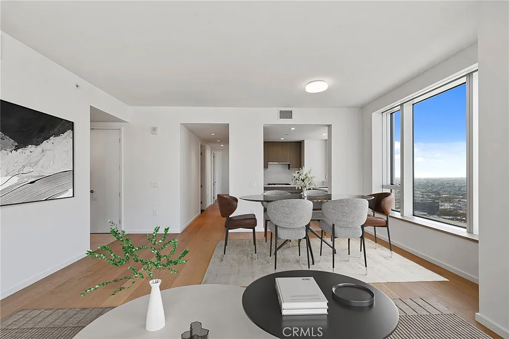2 bed, 1290 sqft, $4,600 — Photo 4