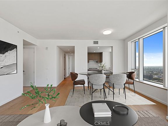 4th image of 889 Francisco St Unit 2408