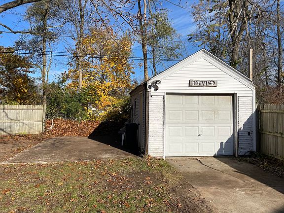 3rd image of 68 Maryland Dr
