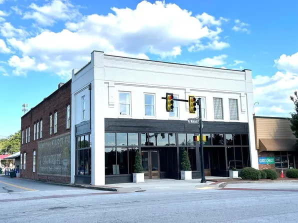 114 N Walnut St, Seneca, SC 29678