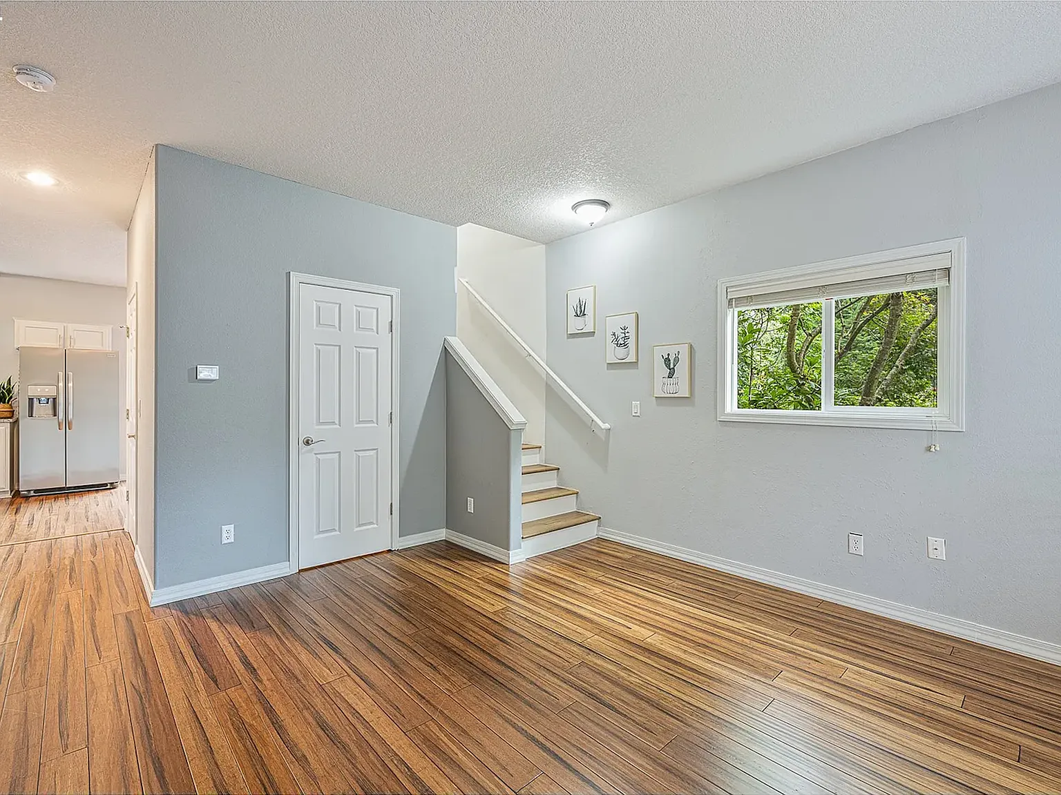 3 bed, 1383 sqft, $2,500 — Photo 4