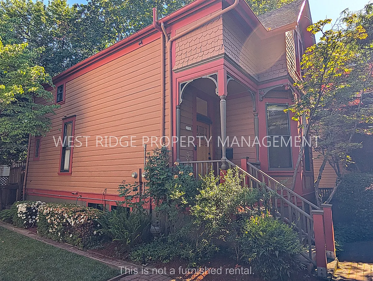 Building Photo - 1723 NW Glisan St