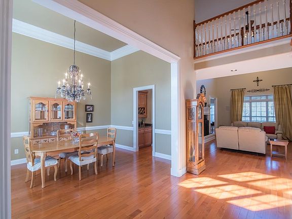 3rd image of 2082 Brookstone Dr