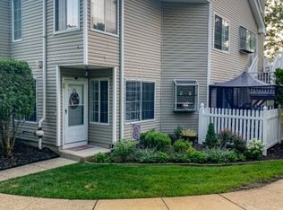25 Stevens Ct, Bedminster, NJ 07921