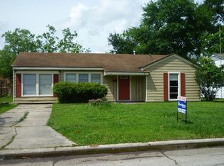 910 Patsy Dr, Baytown, TX 77520