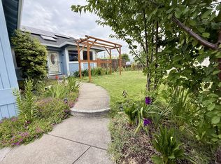 2431 Bell Ct, Medford, OR 97504
