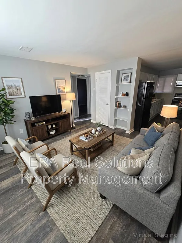 Building Photo - 4651 Hilton Ave #B