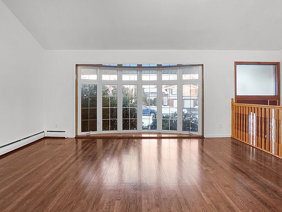 3rd image of 22 Marshall Ln