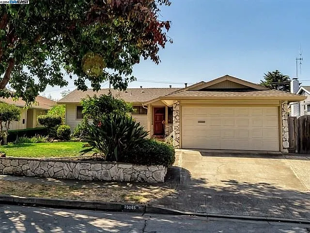 39045 Carmel Ct photo 1