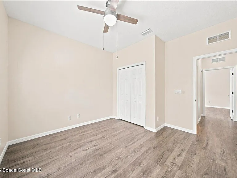 5647 Indigo Crossing Dr — Photo 24