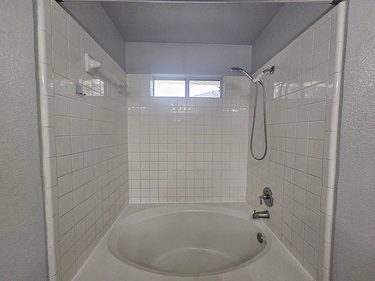 4507 Twin Oaks Cir — Photo 16