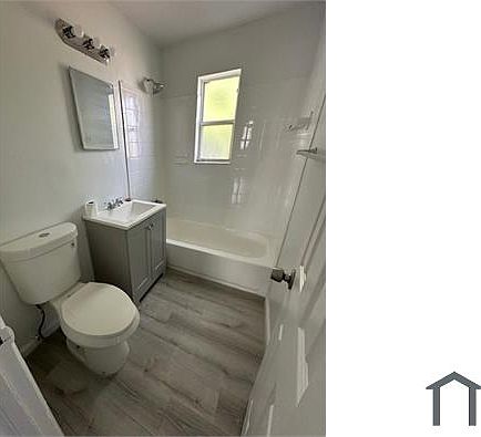 5th image of 709 N Sapodilla Ave