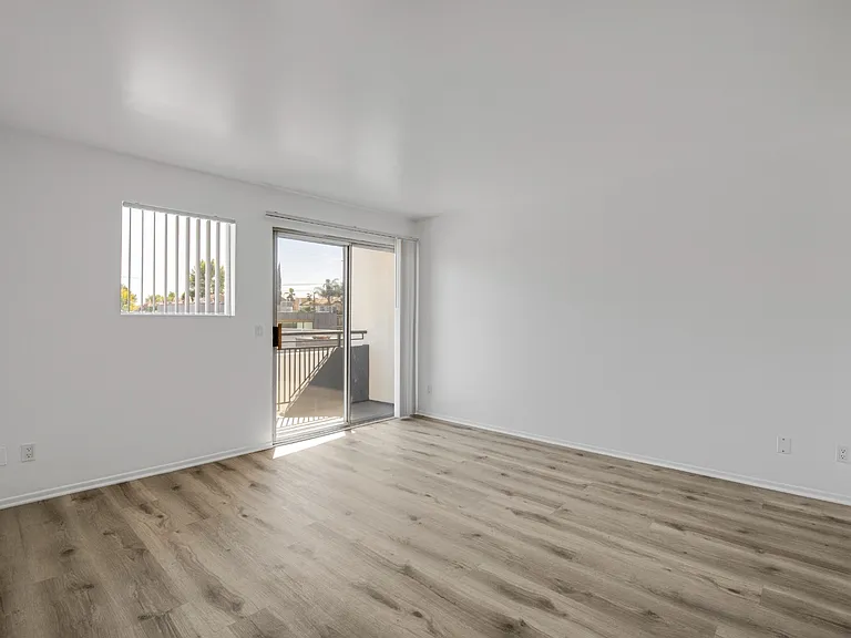 6825 Haskell Ave #304 — Photo 9