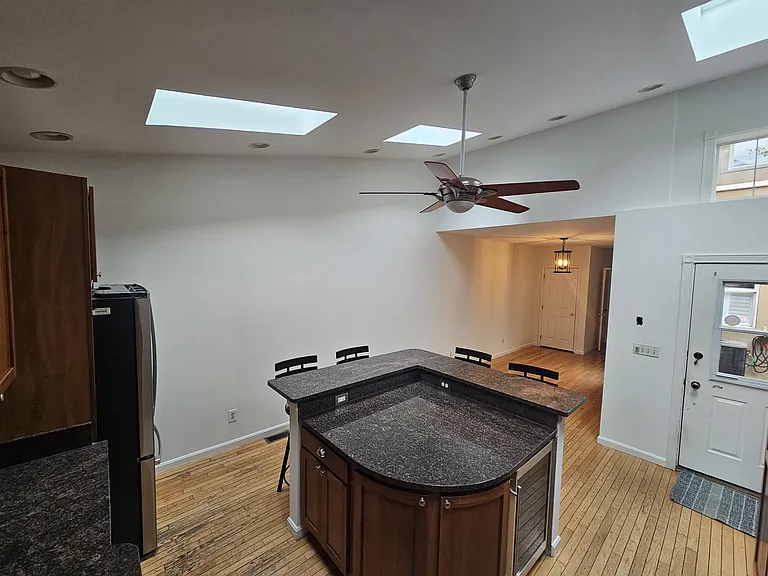 929 Fell St — Photo 5