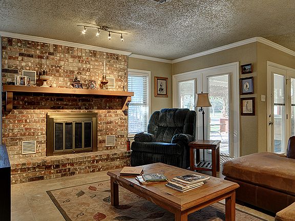 4th image of 1625 Heather Ln