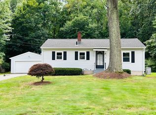 19 Bettswood Rd, East Longmeadow, MA 01028