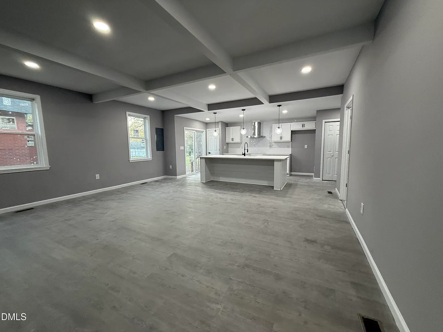 4 bed, 4.0 bath, 1912 sqft, $1,849 — Photo 3