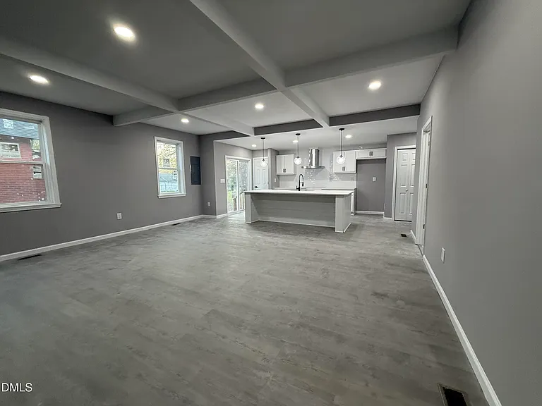 1012 S Franklin St — Photo 3