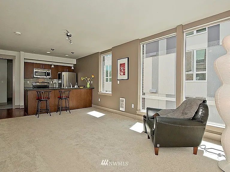 4547 8th Ave NE #405 — Photo 15