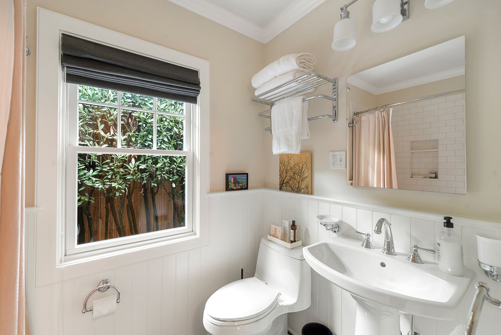  Guest bath