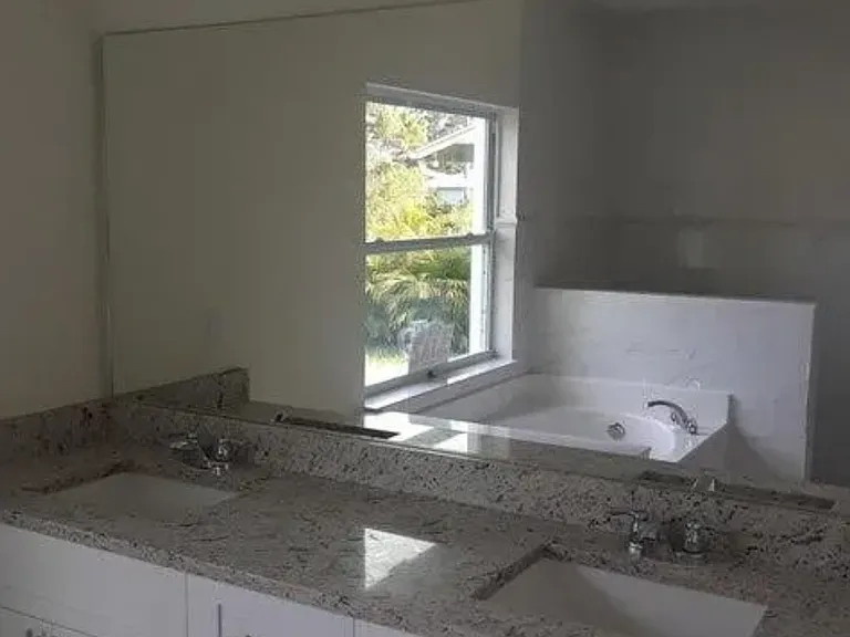 992 SW College Park Rd — Photo 5
