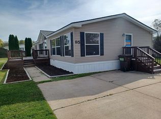 33151 Fort Rd, Rockwood, MI 48173