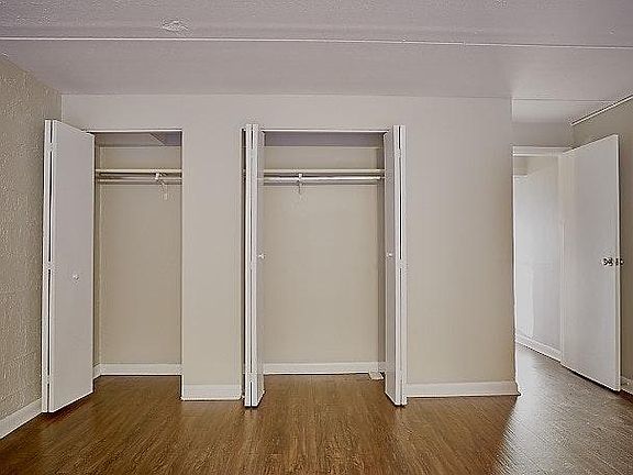 5th image of 146 Walnut Dr #100