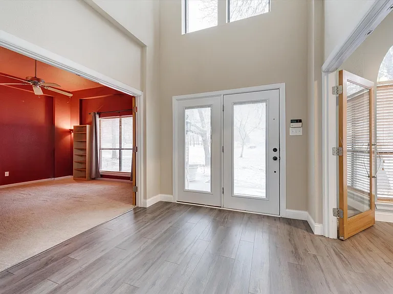 2420 Fawkes Ln — Photo 3
