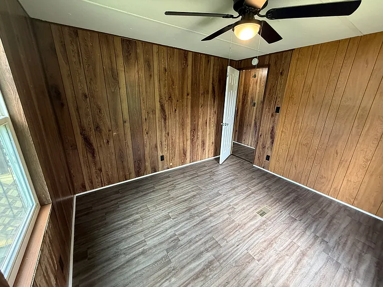 212 Thor Ln — Photo 15