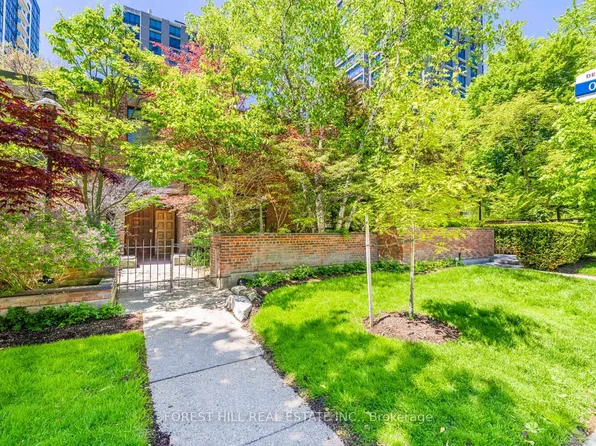 82 Oriole Rd, Toronto, ON M4V 2G1