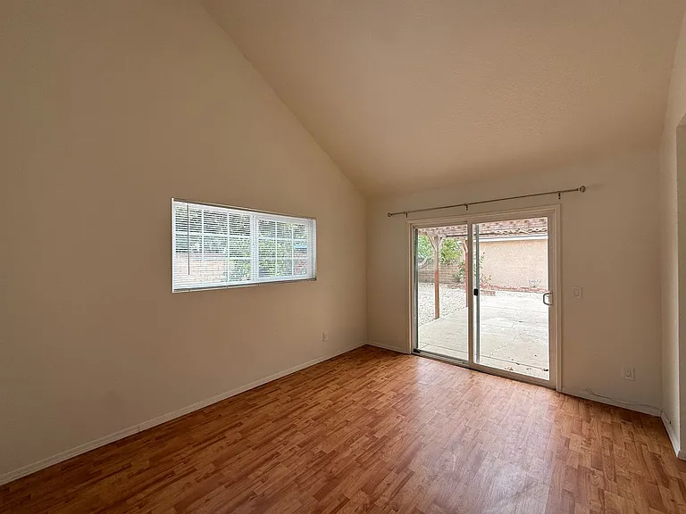 1422 Eagle Ct — Photo 22