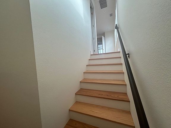 5th image of 3460-64 Roosevelt St #3464