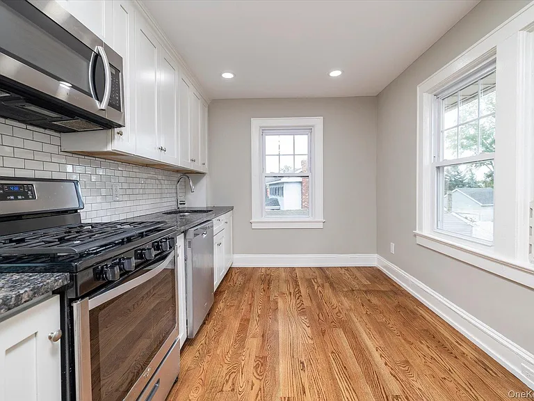 127 Smith St #2 — Photo 4