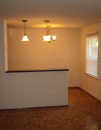 5th image of 160 Yeardley Dr APT 8