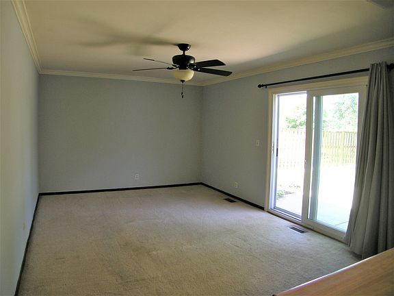 5th image of 312 Wellington Dr