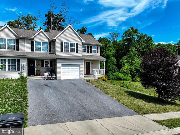 2nd image of 271 Wildflower Dr