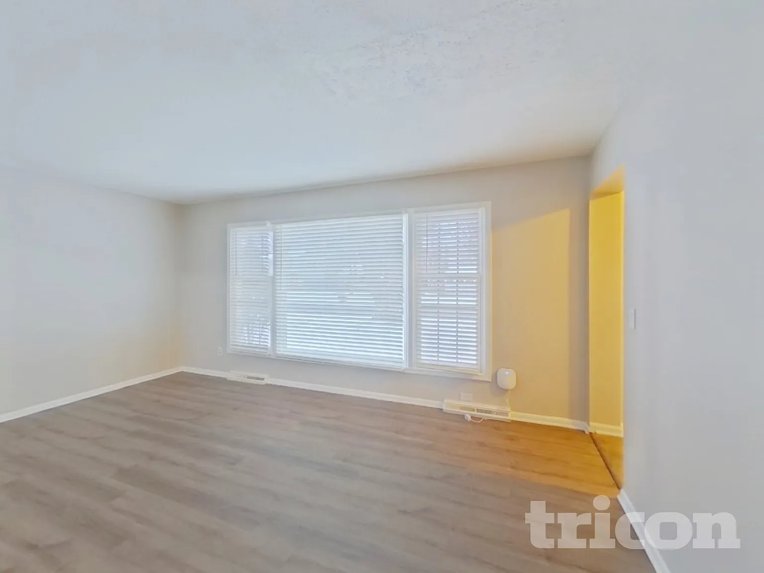 7081 Montrose Road Woodbury MN — Photo 2