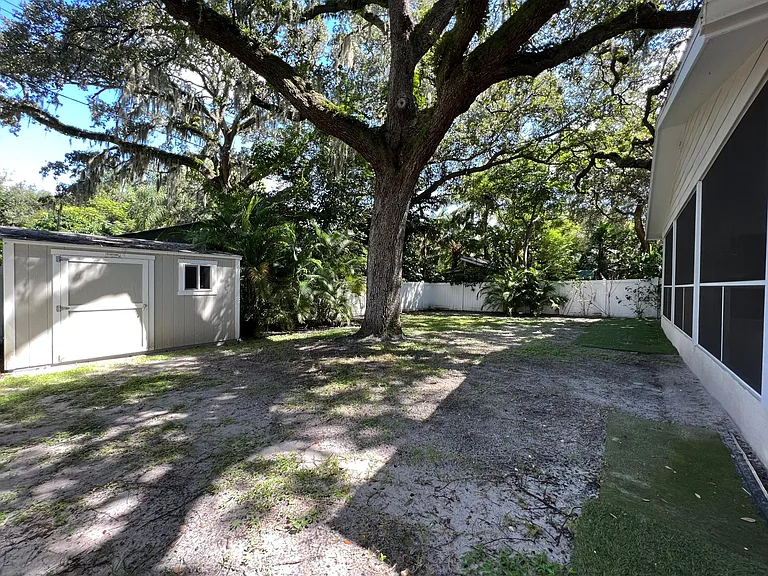 4105 W Azeele St — Photo 21