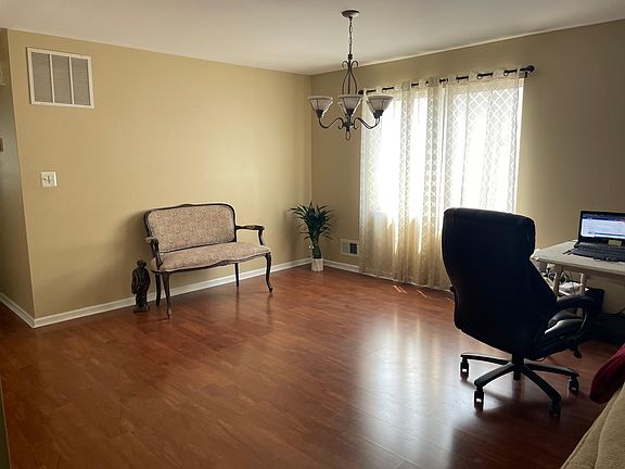 4th image of 322 Crown Ave Floor 1