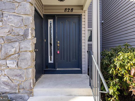 2nd image of 828 Chanticleer