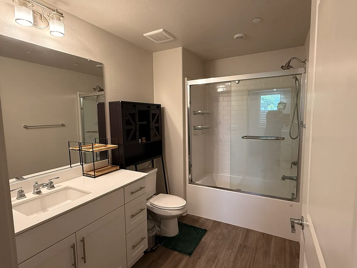 Own Bathroom - 154 N Dover Rd