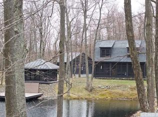 122 Acorn Ln, Chatham, NY 12037