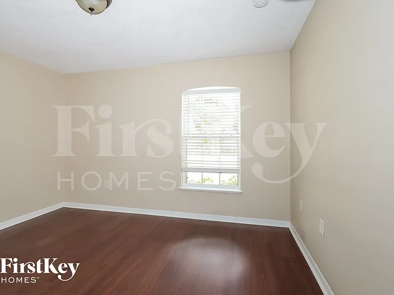 1438 SW Paar Dr — Photo 11