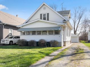 426 N Locust St, Oak Harbor, OH