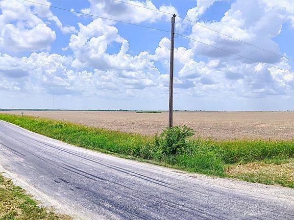 5th image of Fm 902 & Wall St