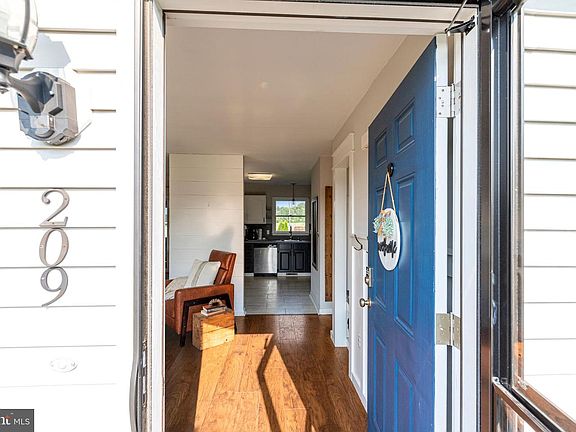 4th image of 209 Chapel Of Ease St