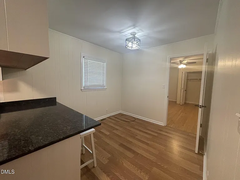 384 E Wimberly St — Photo 6