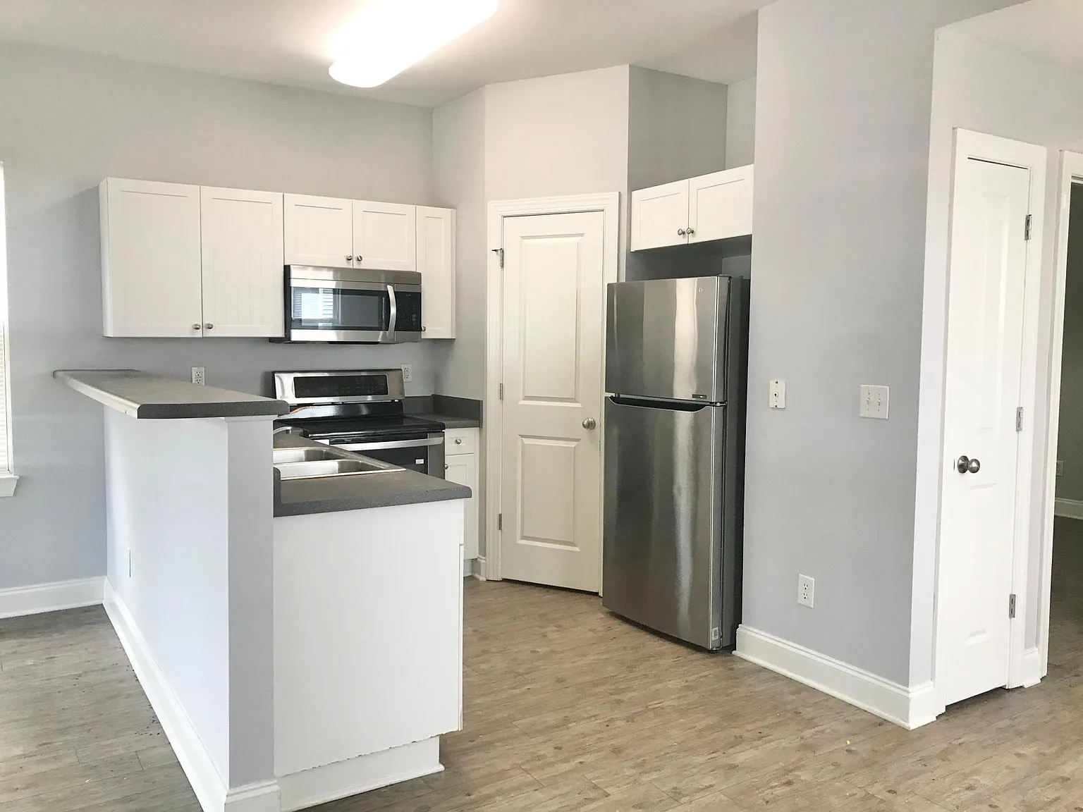 613 Campbell St — Photo 1