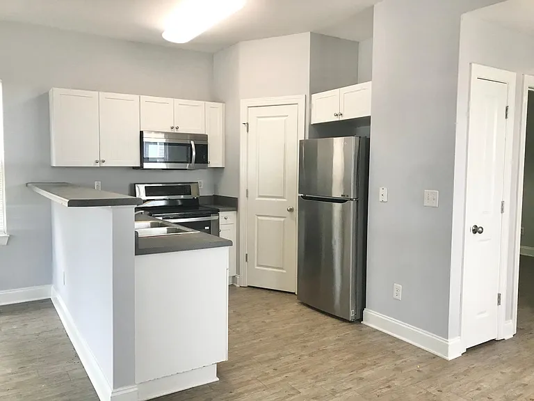613 Campbell St #1 — Photo 1